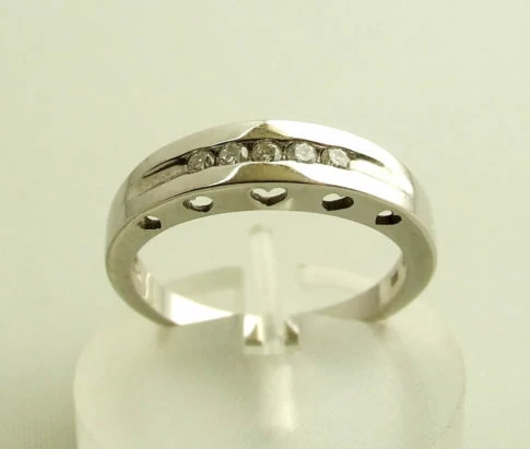 Wit gouden aquamarijn ring met diamanten