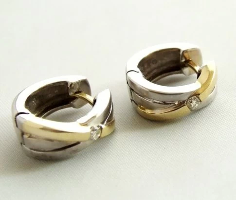 Bicolor gouden oorbellen met diamant