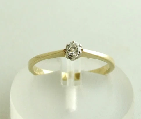 Geel gouden briljant geslepen diamanten ring