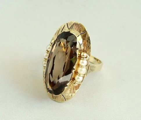 Gouden ring met rookkwarts en parels