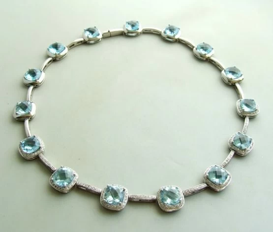 18 karaat wit gouden topaas en diamanten collier
