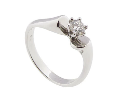 Wit gouden ring met briljant geslepen diamant