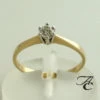 14 karaat gouden ring met diamant in klauwzetting