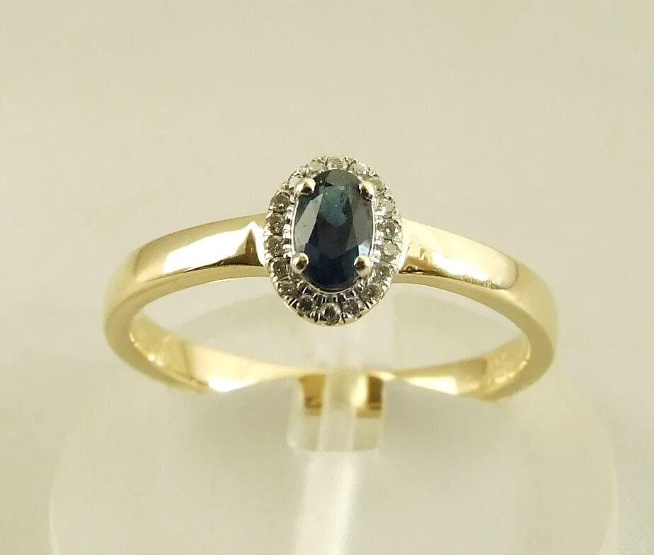 14 karaat gouden ring met saffier en diamanten