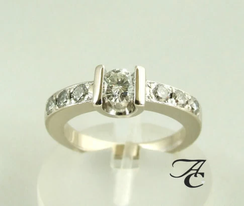 14 karaat wit gouden ring met diamanten