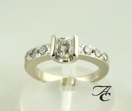 14 karaat wit gouden ring met diamanten