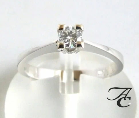14 karaat wit gouden ring met diamant