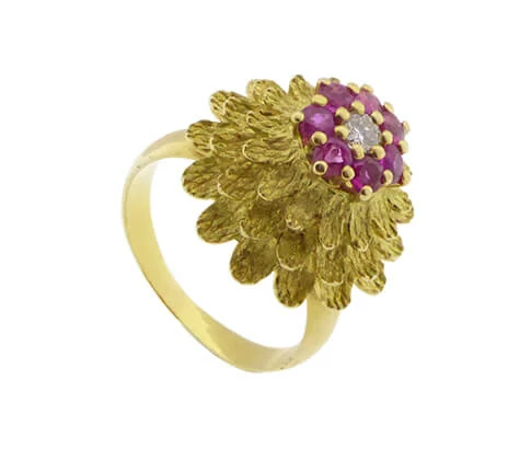 18 karaat gouden ring met robijnen en diamant
