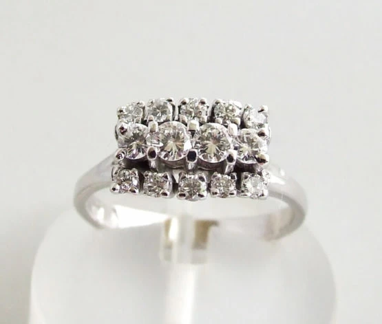 18 karaat wit gouden occasion ring met diamanten 18 karaat wit gouden occasion ring met diamanten