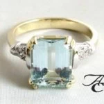 Bicolor ring met aquamarijn en diamanten