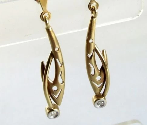 Gouden oorbellen met zirkonia