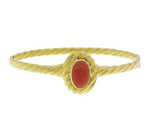 Geel gouden armband met bloedkoraal