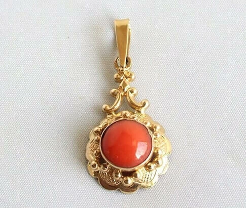 Gouden bloedkoraal hanger
