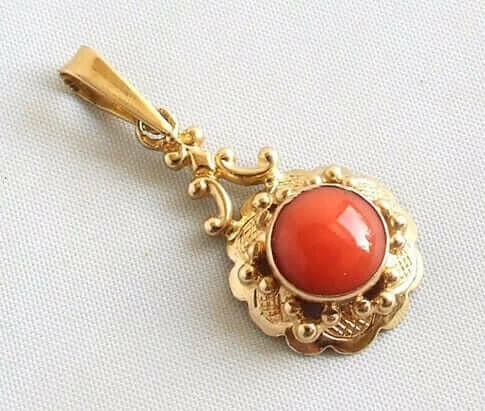 Gouden bloedkoraal hanger