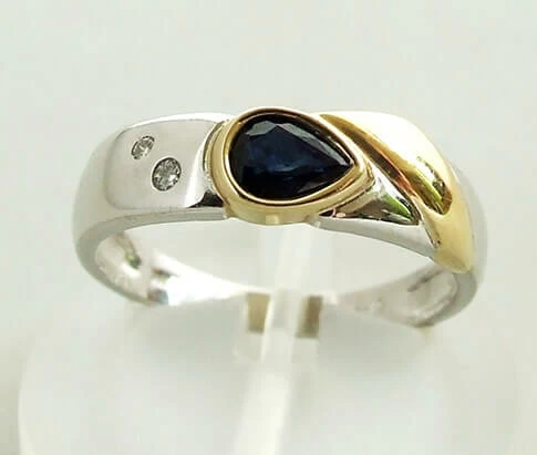 Bicolor saffier en diamanten ring