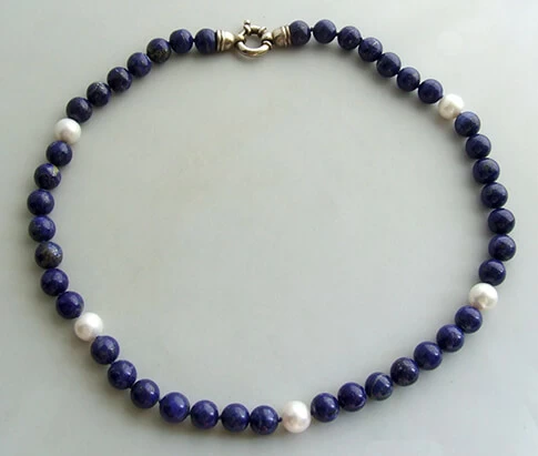 Collier met parels en lapis lazuli