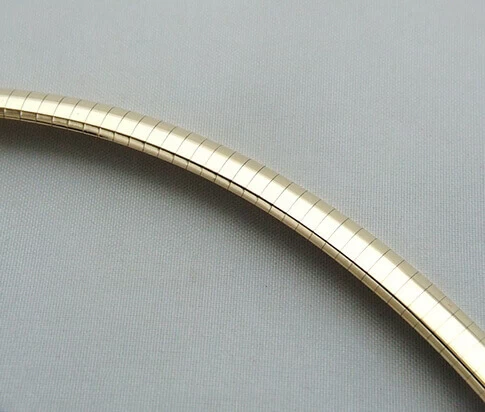 Geel gouden Omega collier