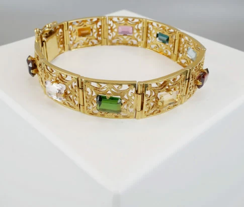 Gouden armband met edelstenen