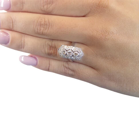 Wit gouden art deco ring met diamanten
