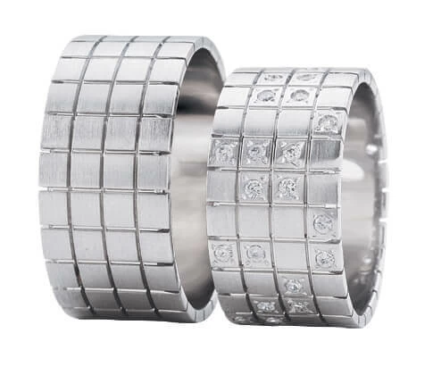 Wit gouden fantasie trouwringen met diamanten