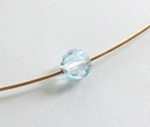 Spang collier met kwarts hanger