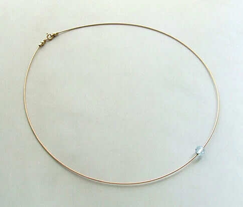 Spang collier met kwarts hanger