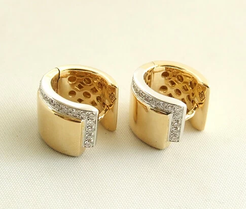 18 karaat geel gouden diamanten oorbellen