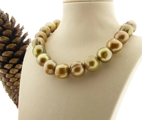Goudkleurige zoetwaterparel collier