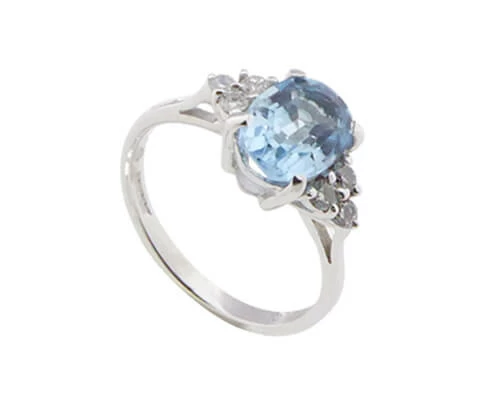 Wit gouden aquamarijn ring met diamanten