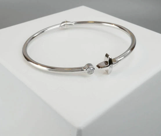Wit gouden zirkonia slavenarmband
