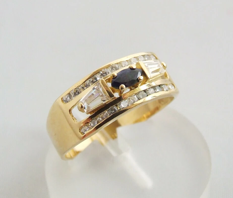 Gouden ring met saffier en zirkonia