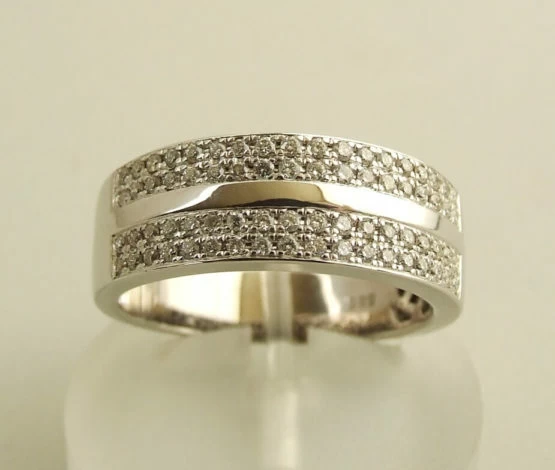 Wit gouden briljanten ring