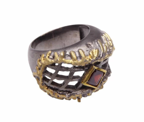 Zilveren ring met granaat
