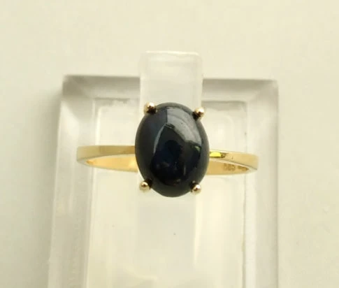 Geel gouden saffieren ring