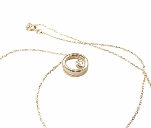 Geel gouden ketting met cirkel hanger