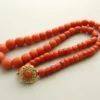 Bloedkoraal collier met gouden sluiting