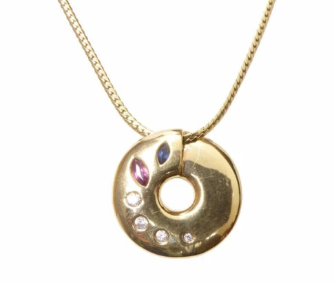 Gouden collier met hanger robijn saffier diamant