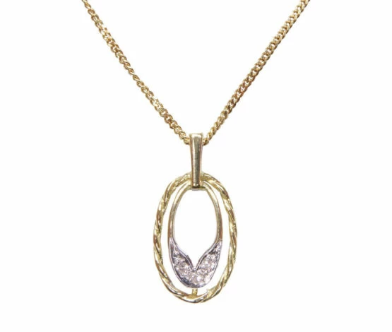 Gouden ketting met diamanten hanger Gouden ketting met diamanten hanger