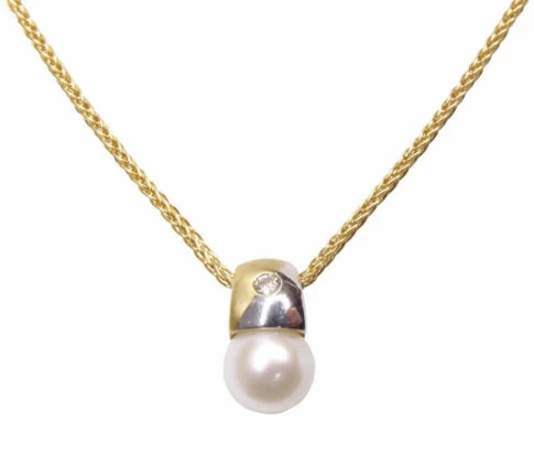 Gouden ketting met parel en diamant hanger