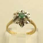 14 karaat gouden ring met smaragd en diamant