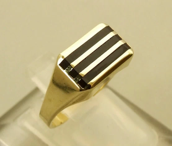 Gouden Christian zegelring met onyx 1 Gouden Christian zegelring met onyx