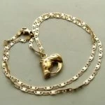 14 karaat gouden collier met paarden hanger