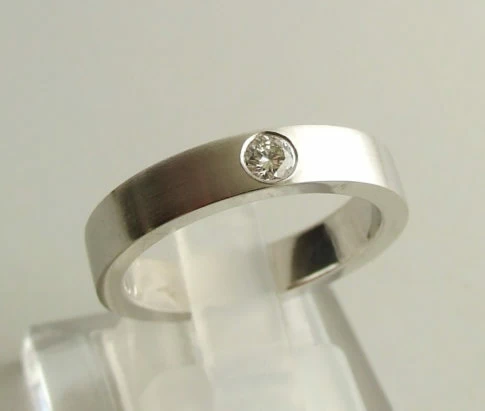 14 karaat wit gouden Christian ring met diamant