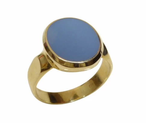 Gouden cachet ring met blauwe lagensteen