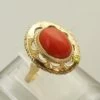 14 karaat geel gouden ring met bloedkoraal