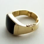 Gouden reuma ring met onyx Gouden reuma ring met onyx