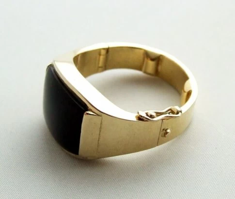 Gouden reuma ring met onyx