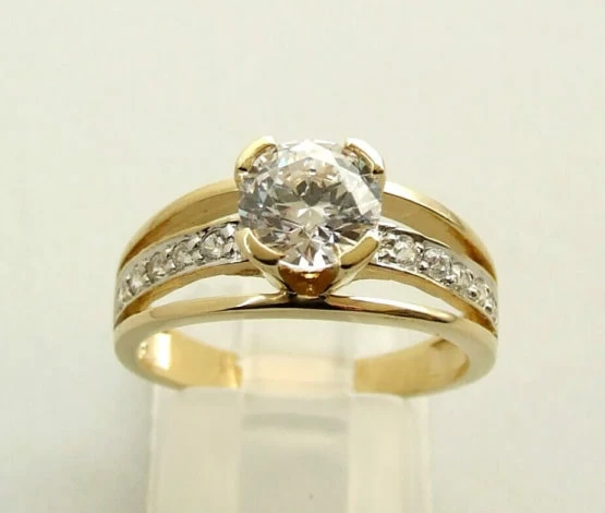 Zirkonia gouden ring Zirkonia gouden ring