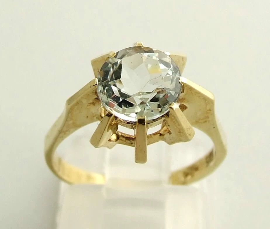 Geel gouden ring met aquamarijn
