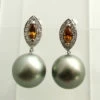 Gouden oorbellen met cultive parels en diamanten